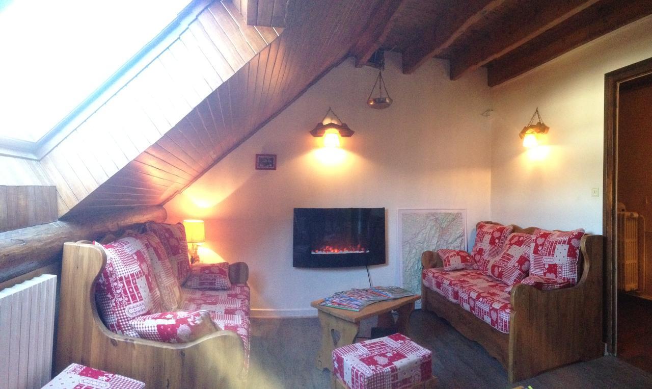 Hotel La Tapia อูทรองส์ ภายนอก รูปภาพ
