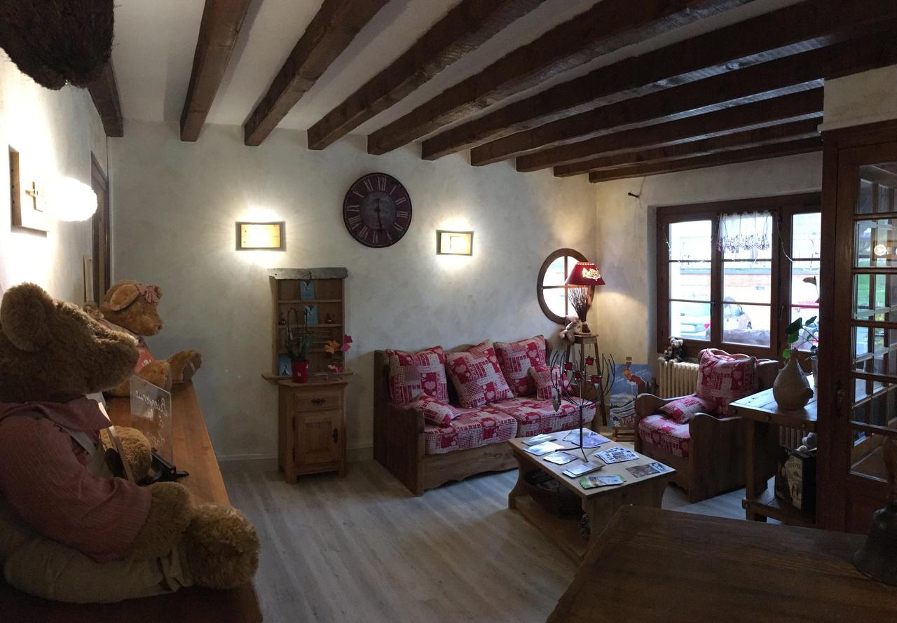 Hotel La Tapia อูทรองส์ ภายนอก รูปภาพ